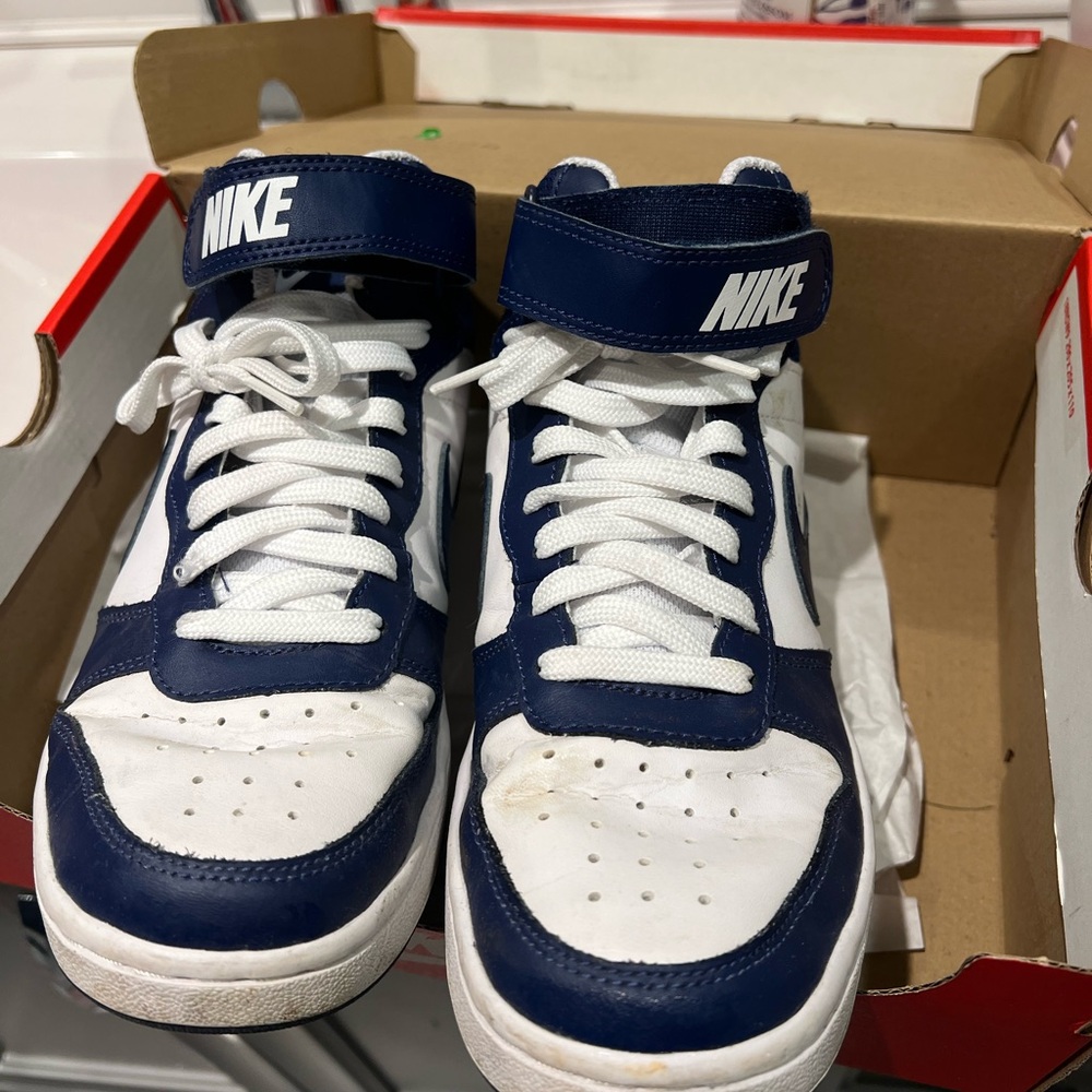 Nike Blue and White Athletic Shoes - Picture 2 of 3